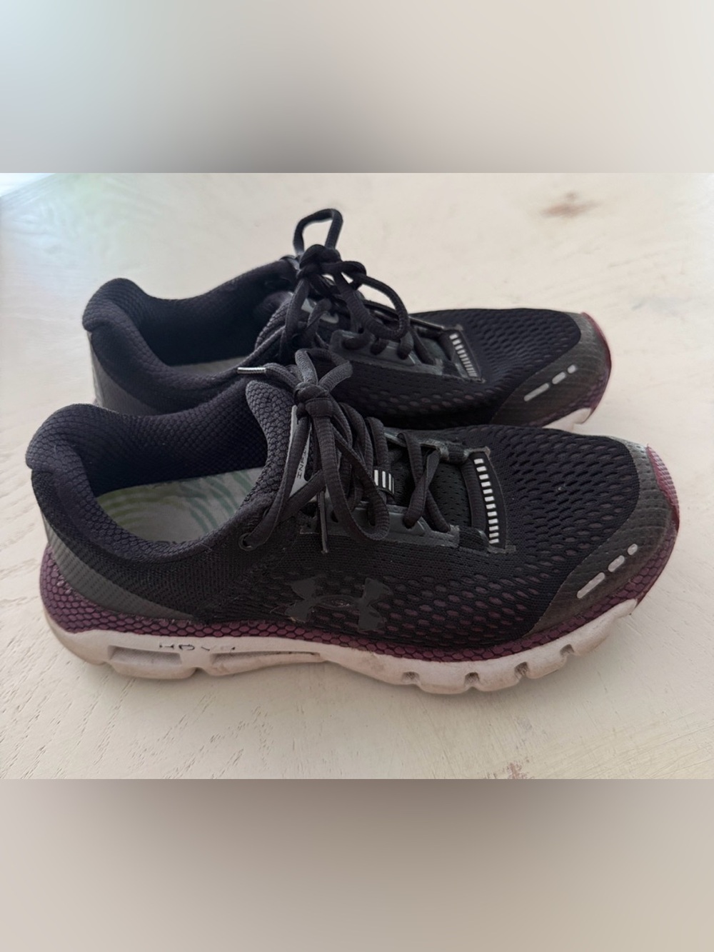 Under Armour Hovr Infinite Bluetooth Black and Purple Women's Sneakers Sz 7.5